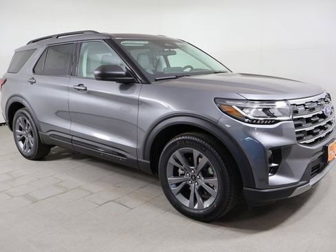 New 2026 Ford Explorer Active w/ Active Comfort Package image 3