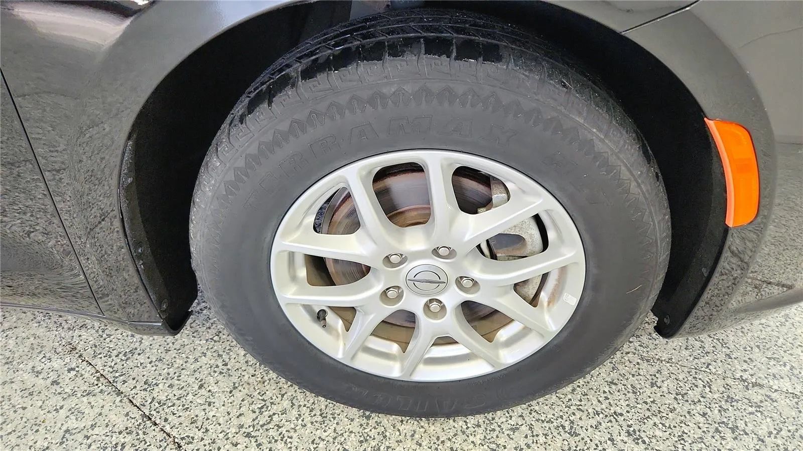 Used 2023 Chrysler Pacifica Touring-L FWD image 14