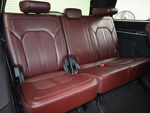 Used 2024 Ford Expedition Limited image 51