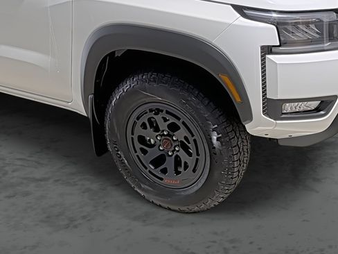New 2026 Nissan Frontier PRO-4X w/ Tow Package AWD/4WD image 15