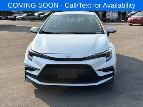 Used 2025 Toyota Corolla XSE FWD image 2