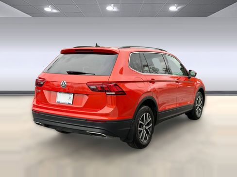 Used 2019 Volkswagen Tiguan SE w/ Panoramic Sunroof Package image 9