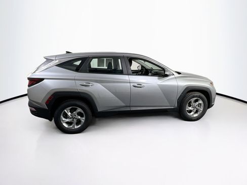 Used 2023 Hyundai Tucson SE image 4