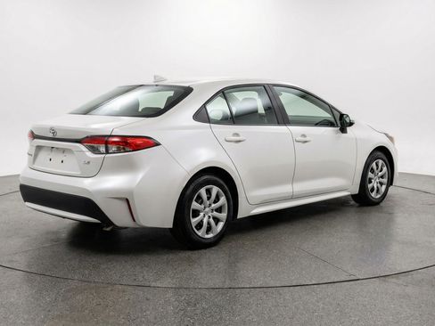 Used 2025 Toyota Corolla LE image 9