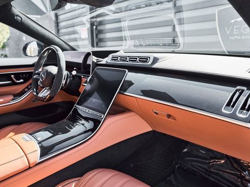 Used 2024 Mercedes-Benz S 63 AMG S image 41