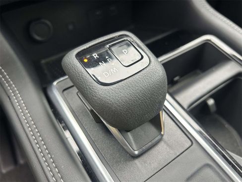 Used 2024 Nissan Pathfinder Platinum w/ Cargo Package image 27