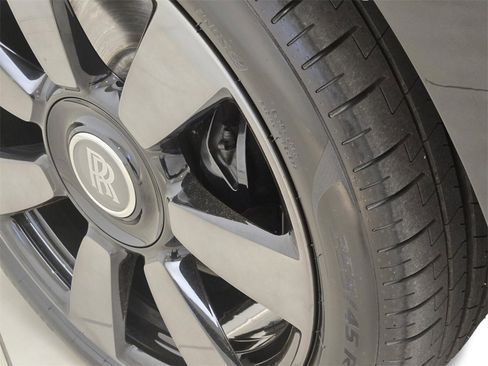 Certified 2022 Rolls-Royce Cullinan w/ Dark Exterior Package image 14