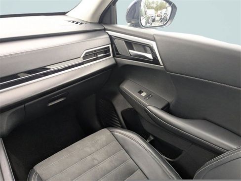 Used 2024 Mitsubishi Outlander SE image 21