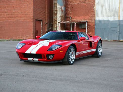 Used 2005 Ford GT image 13