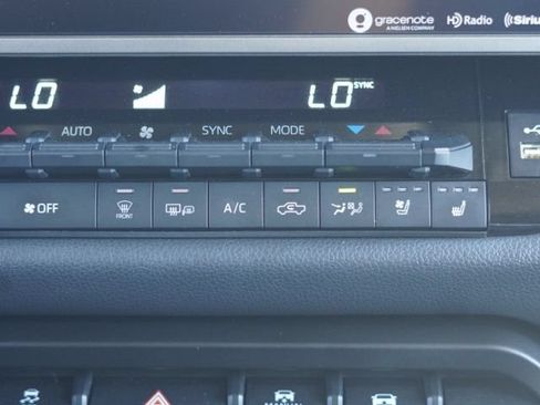 Used 2024 Toyota Tundra Limited AWD/4WD image 36
