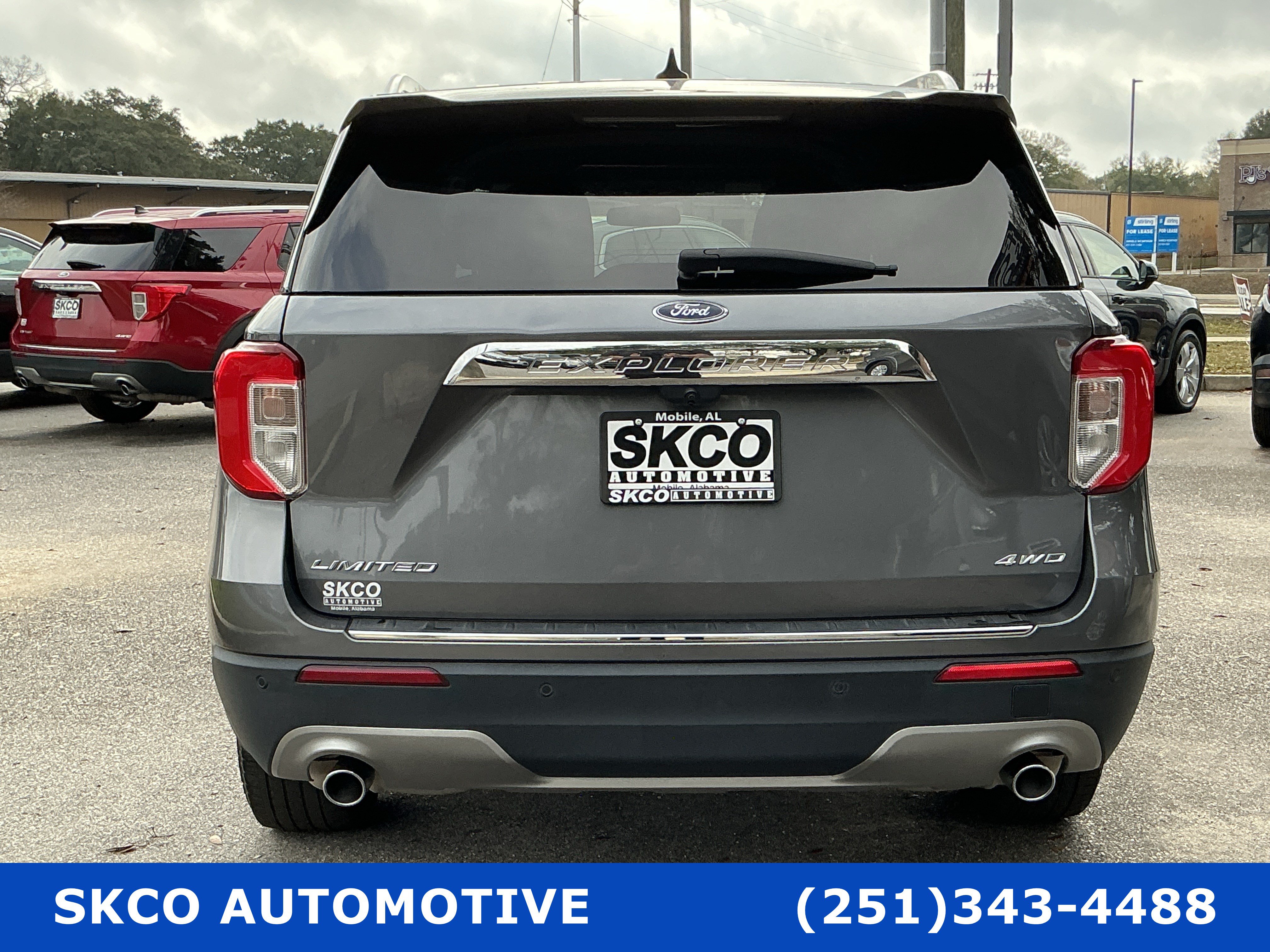 Used 2022 Ford Explorer Limited AWD/4WD image 4