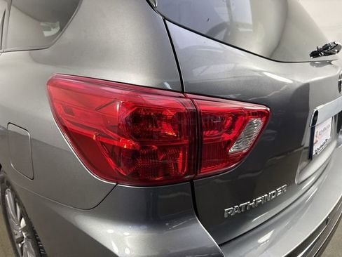 Used 2020 Nissan Pathfinder S AWD/4WD image 31