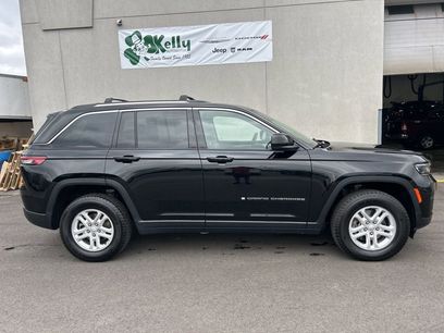 Used 2022 Jeep Grand Cherokee Laredo w/ Luxury Tech Group I