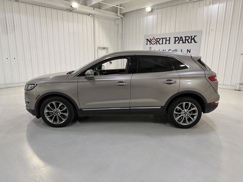 Used 2019 Lincoln MKC Select w/ Select Plus Package image 2