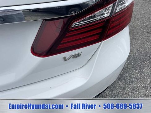 Used 2016 Honda Accord EX-L image 6