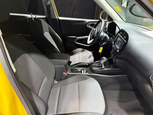 Used 2020 Kia Soul LX image 19