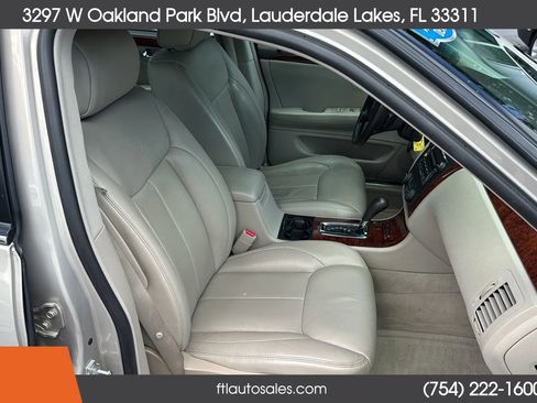 Used 2007 Cadillac DTS w/ Trunk Convenience Package image 57