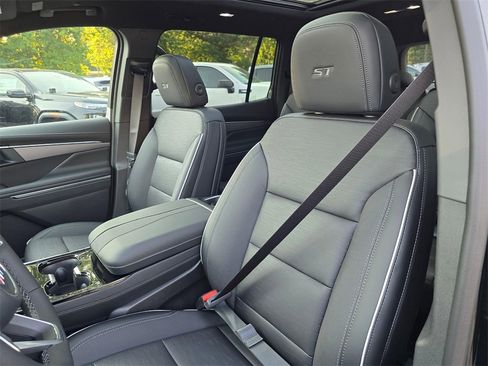 Used 2026 Buick Enclave Sport Touring w/ Power Package image 23