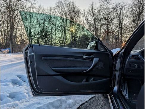 Used 2018 BMW M2 image 9