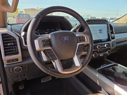 Certified 2022 Ford F250 Lariat w/ Lariat Ultimate Package image 25