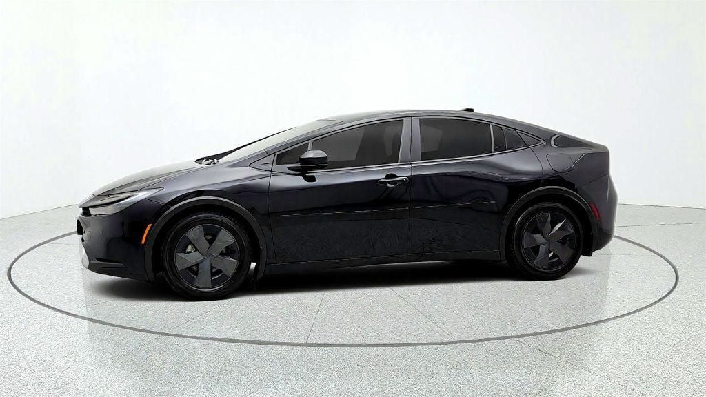 Used 2024 Toyota Prius Prime FWD image 8