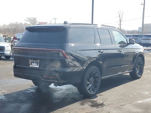 New 2025 Lincoln Navigator Reserve w/ Jet Appearance Package image 4