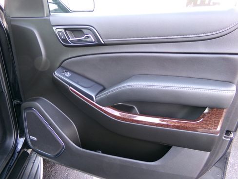 Used 2020 GMC Yukon SLT image 37