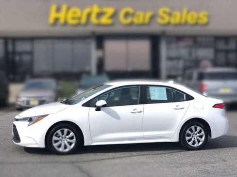 Used 2024 Toyota Corolla LE FWD image 1