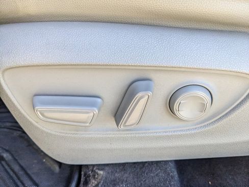 Used 2021 Toyota Highlander XLE image 51