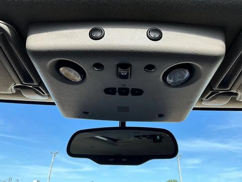 Used 2004 HUMMER H2 w/ Preferred Equipment Group AWD/4WD image 24