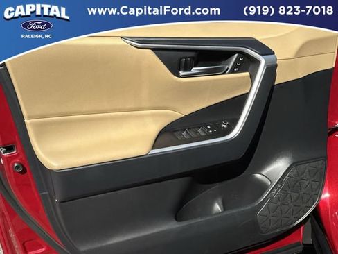 Used 2025 Toyota RAV4 XLE Premium FWD image 20