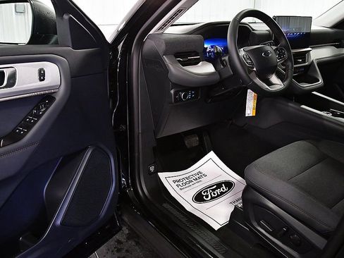 New 2026 Ford Explorer Active image 17