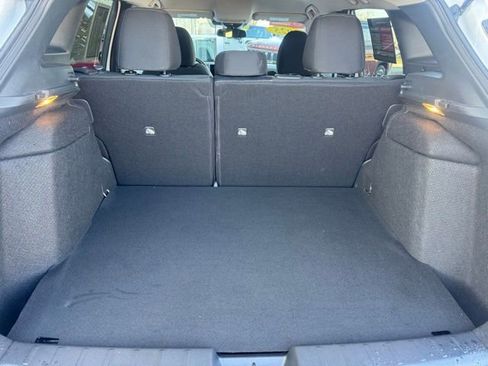 Certified 2025 Nissan Kicks SV image 23