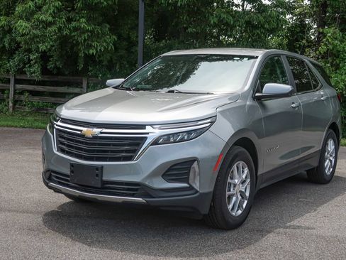 Used 2023 Chevrolet Equinox LT w/ LPO, Floor Liner Package FWD image 4