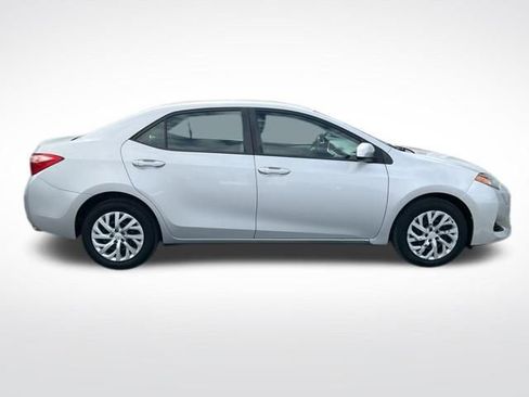 Used 2017 Toyota Corolla LE image 8