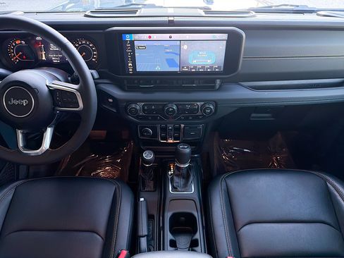 Used 2024 Jeep Wrangler Sahara w/ Technology Group image 18