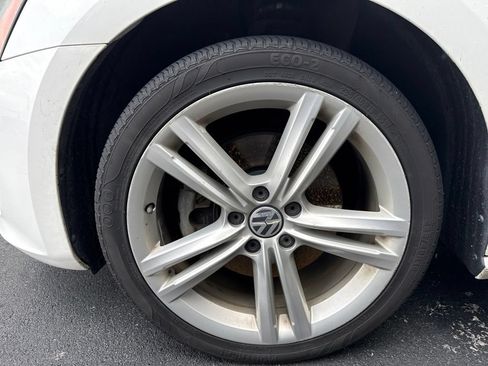 Used 2015 Volkswagen Passat TDI SEL Premium FWD image 9