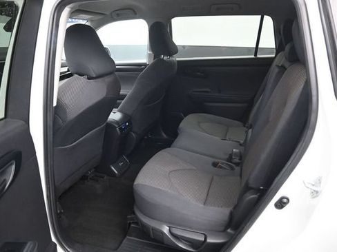 Used 2024 Toyota Highlander LE AWD/4WD image 10