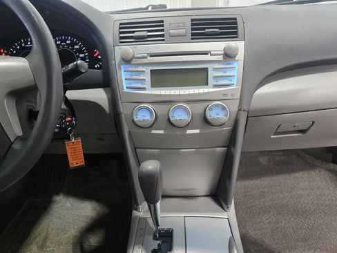 Used 2009 Toyota Camry LE image 27