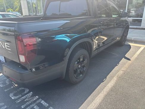 Used 2025 Honda Ridgeline Black Edition image 8