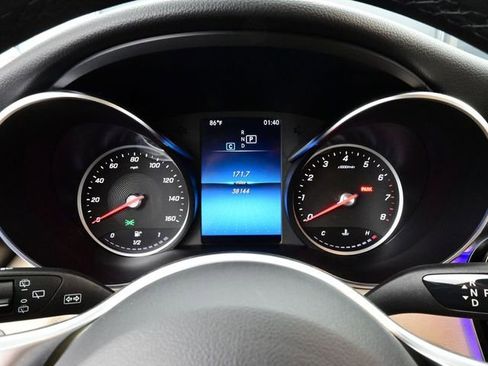 Used 2022 Mercedes-Benz GLC 300 image 9