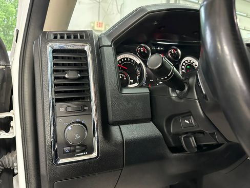 Used 2017 RAM 1500 Laramie w/ Convenience Group AWD/4WD image 25