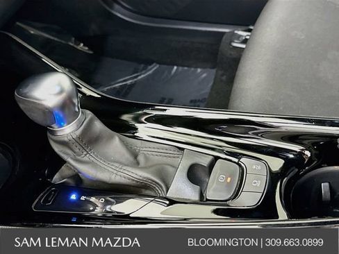 Used 2022 Toyota C-HR XLE FWD image 16