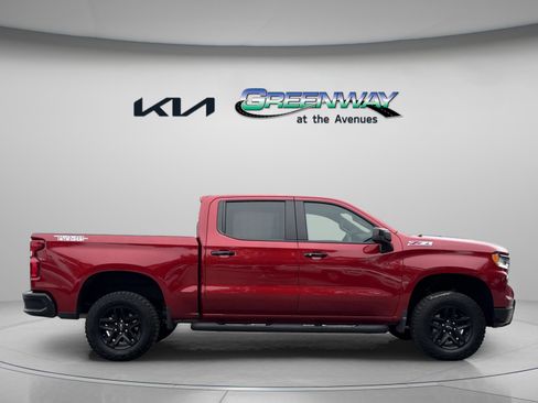 Used 2025 Chevrolet Silverado 1500 LT Trail Boss w/ Convenience Package II image 6