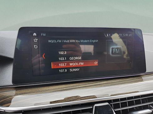 Used 2018 BMW 530e image 25