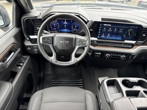 Used 2026 Chevrolet Silverado 1500 RST AWD/4WD image 15