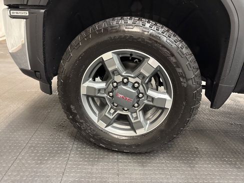 New 2026 GMC Sierra 2500 SLE w/ SLE Value Package; image 11