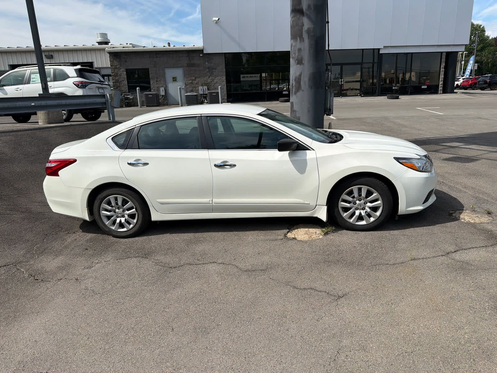 Used 2016 Nissan Altima 2.5 S w/ Power Driver Seat Package FWD image 13