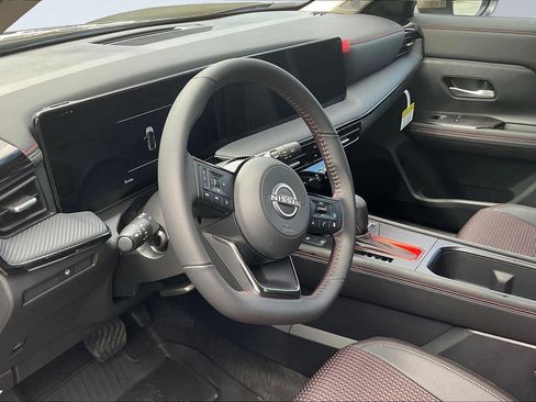 New 2025 Nissan Kicks SR image 7