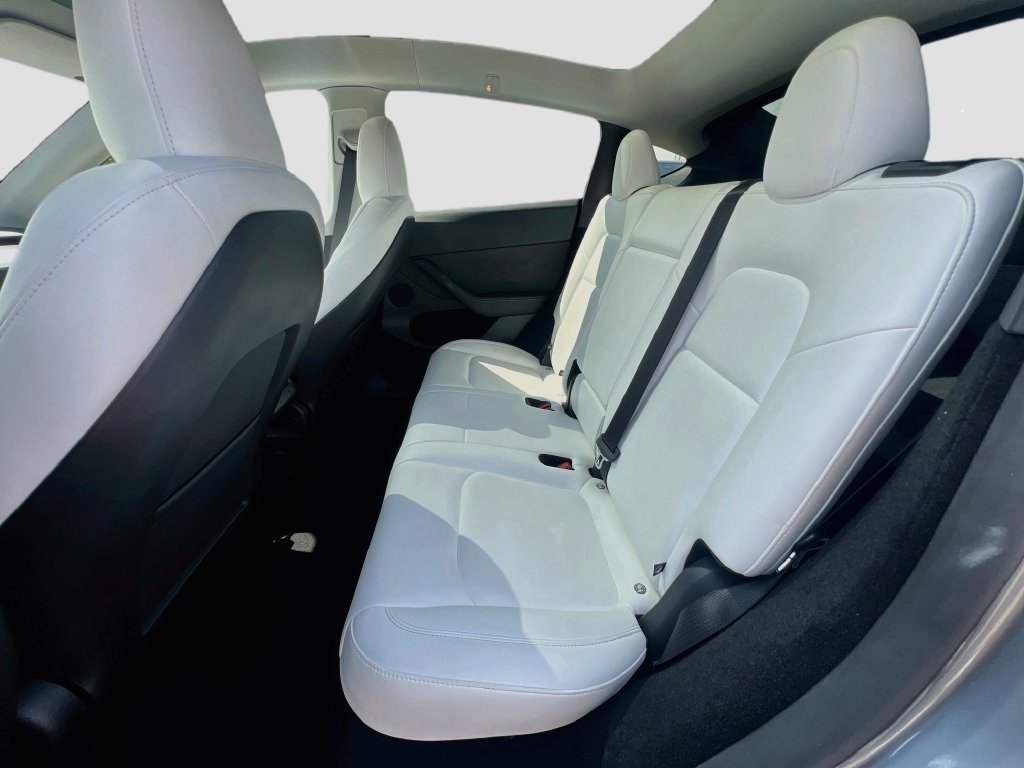 Used 2025 Tesla Model Y Long Range RWD image 23